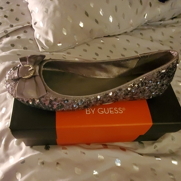 G by Guess sequin flats size 8 - Picture 4 of 4